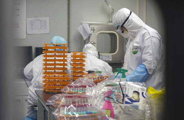 У Кини 150 нових смртних случајева од корона вируса, број порастао на 2.592, али један податак је охрабрујућ